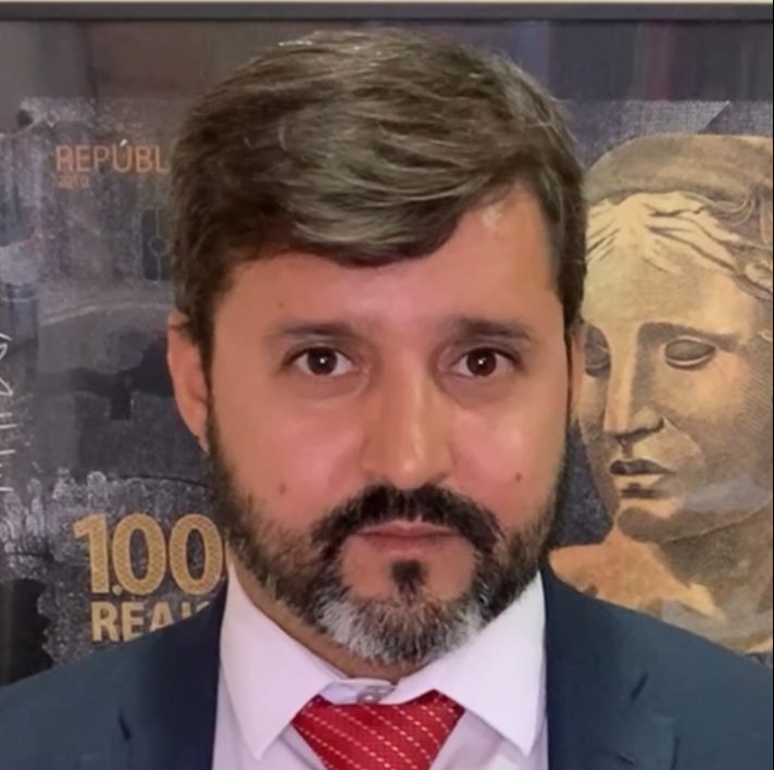 Dr. José Vinícius Cunha